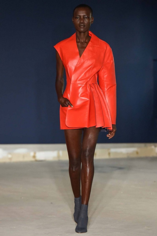 Thomas Tait �����-���� 2015