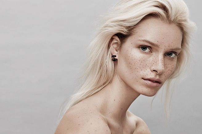 ����� ����