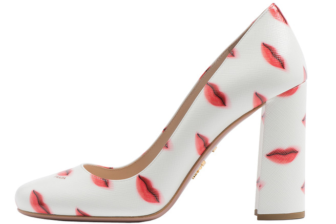 ����������� ������������ ������ Prada