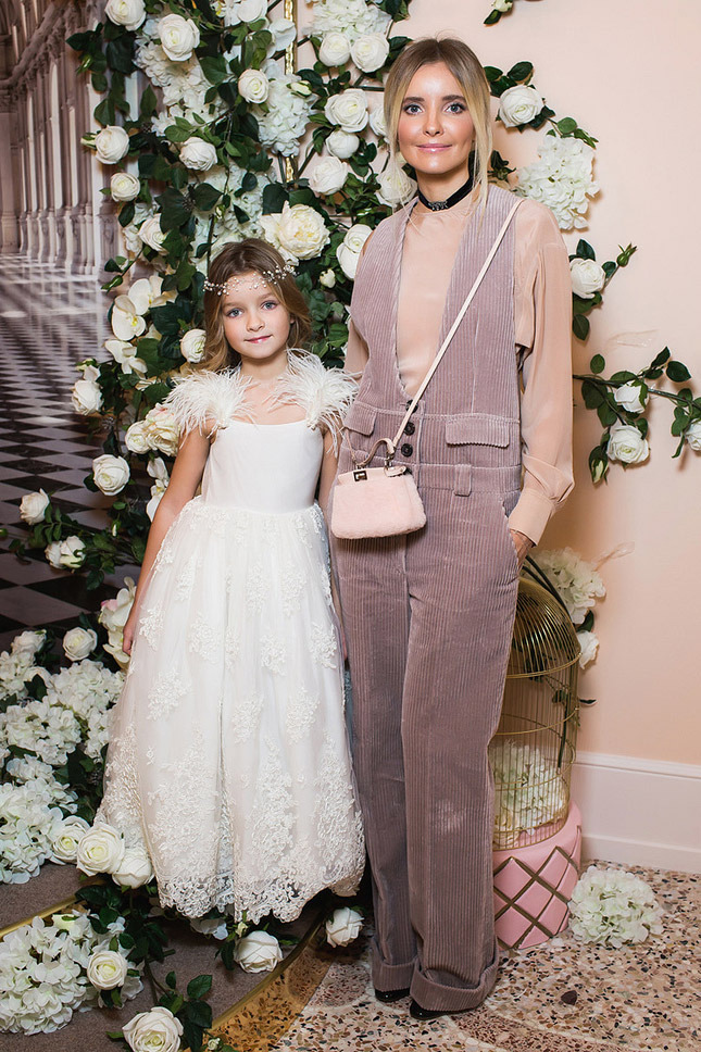 ������� ������� � ����������� Chlo � ������ Fendi c ������� ����������� � Bibiona Haute Couture  �� �������� �������� Bibiona � ������