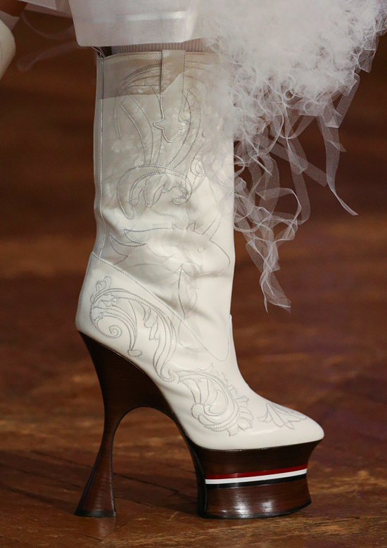 ������� � ����������� �� ����������������� ��������� � ��������� Thom Browne