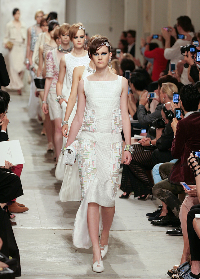 ������ ����� � ��������� ������ Chanel � ���������