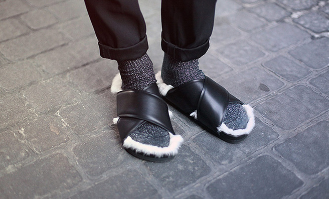 ����-����